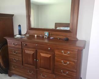 Broyhill dresser with mirror