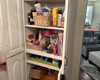 Toiletries, bathroom accessories