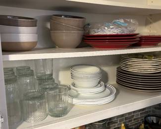 Kitchenware, dish sets