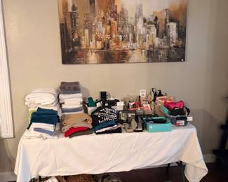 Linens, toiletries 