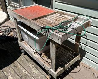 Potting table