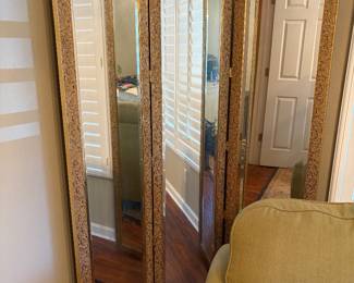 Folding mirror, mirrored screen
