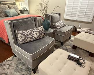 Accent chairs
