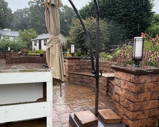 Cantilever Offset Patio Umbrella with Base