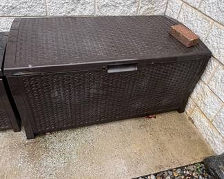 Suncast 73-Gallon Resin Wicker-Style Outdoor Deck Box