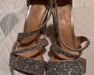 Jewel Badgley Mischka Women's "Cook" heels in silver glitter. Chunky block heel and strappy design