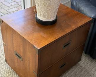 Henredon cube side table, 24 x 19 x 22