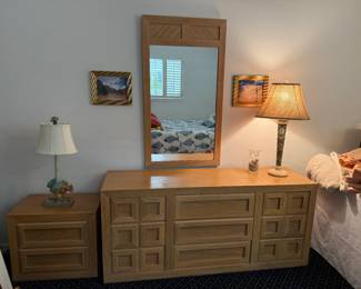 Vintage Thomasville 1970's blonde oak 9-drawer minimalist dresser w/mirror, nightstand