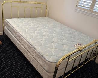 Standard size mattress & box