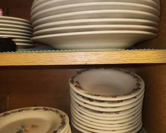 Pfaltzgraff dish set