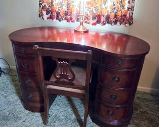 Desk sold w/ chair