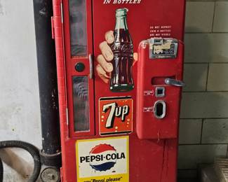 1955 Vintage Vendo 81A Coca-Cola vending Machine