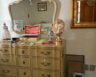 Matching 9 drawer dresser with mirror, Costume jewelry, Dolls