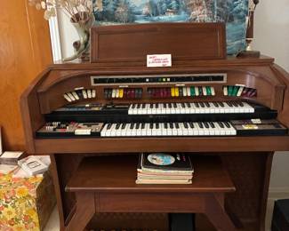 Lowrey Symphonizer Organ