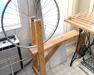 Spinning wheel for yarn