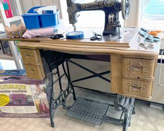 White Rotary sewing machine + table