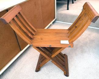 Vintage Savonarola-style X-frame folding chair