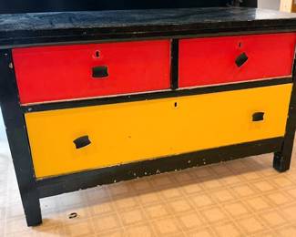 Low dresser