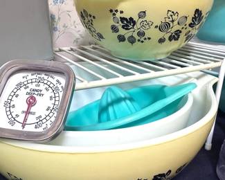 Vintage Pyrex Gooseberry Cinderella bowls