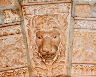 Carved Lion Head Keystone