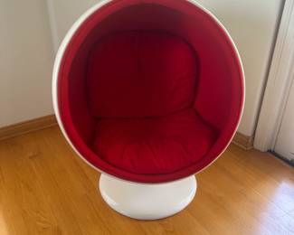 Eero Aarnio style Ball Chair white and red