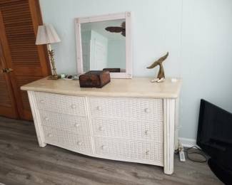 6-drawer dresser; mirror; table lamp