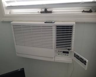Window AC unit