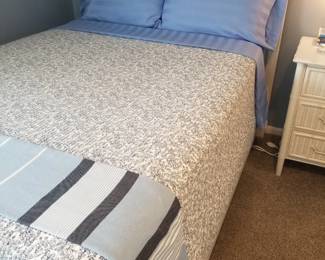 Full/double bed