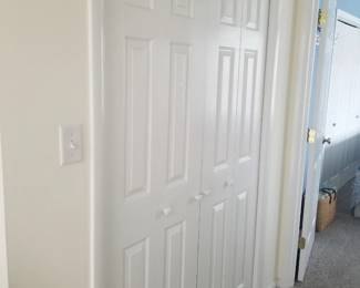 6-panel bi-fold doors