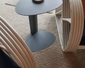 Metal accent table