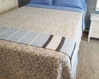 Full/double bed