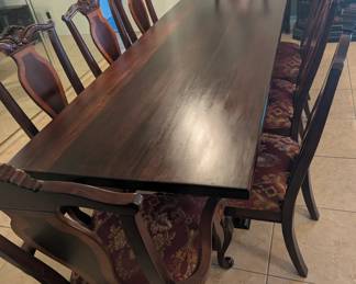 Beautiful Mahogany Dining Table with 8 Chairs! Its so beautiful!!