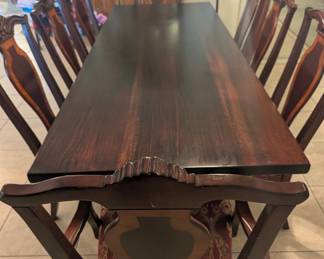 Beautiful Mahogany Dining Table with 8 Chairs! Its so beautiful!!