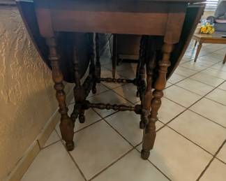 Vintage Gate Leg drop leaf table