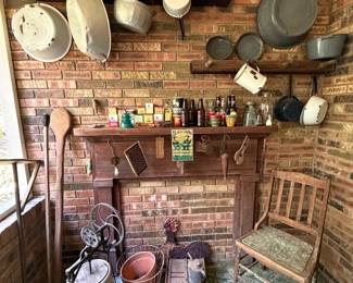 Assorted primitive decor