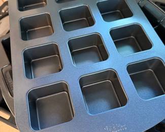 Wilton 12 Cavity Brownie Bar Pan