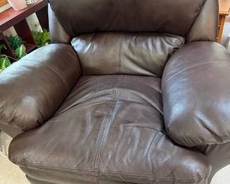 Ashley Furniture Over Stuffed Arm Leather Arm Chair