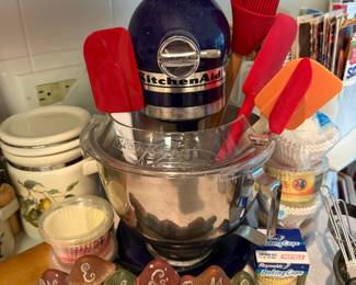 Kitchen Aid Stand Mixer With Attachments 
