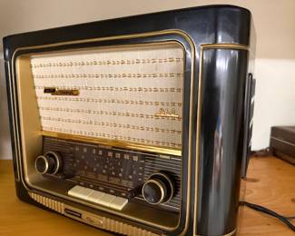 replica radio
