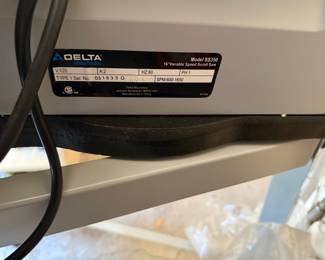 Delta ShopMaster 16" Variable Speed Scroll Saw (Model SS350)