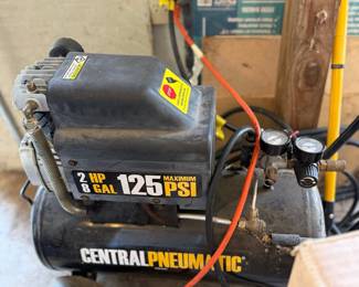 Central Pneumatic 2 HP 8 Gallon 125 PSI Air Compressor