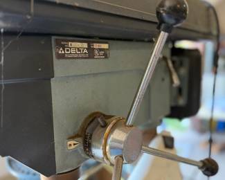 Delta 17-900 Floor Drill Press