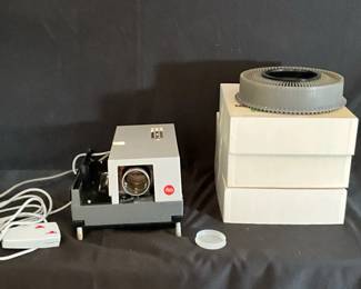 Leitz Pravodit Color 250 Slide Projector II