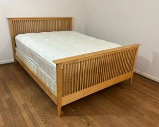 Shaker Style Bed