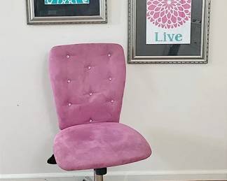 Swivel Chair And Decor