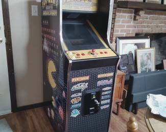 12 game arcade style Electronic arcade. Excellent Condition
