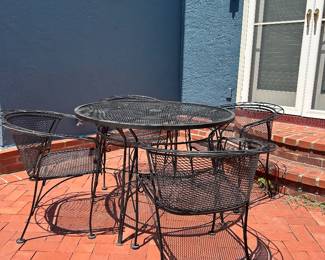 Wrought Iron Table 4 chairs