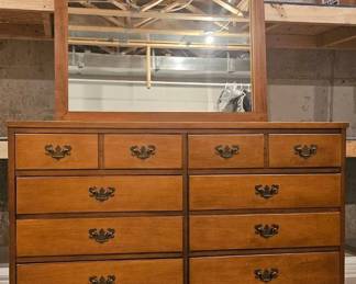 Dresser With Mirror