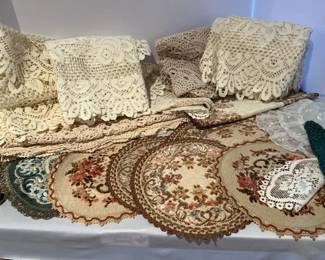 Garland Tapestry Crochet Tablecloths