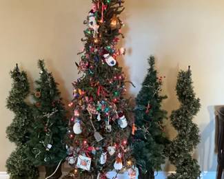 6 Christmas Tree with Ornaments More